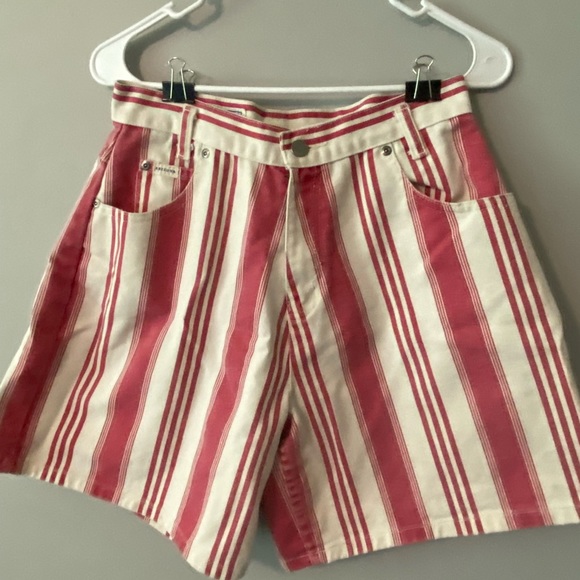 VINTAGE high waisted red striped shorts - Picture 3 of 4